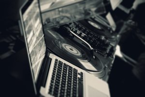 dj_1541429_1920