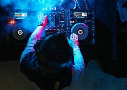 dj_playing_music_sound_mixer_night_club_1_