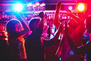 energetic_dancer_dynamic_glamorous_light_1_